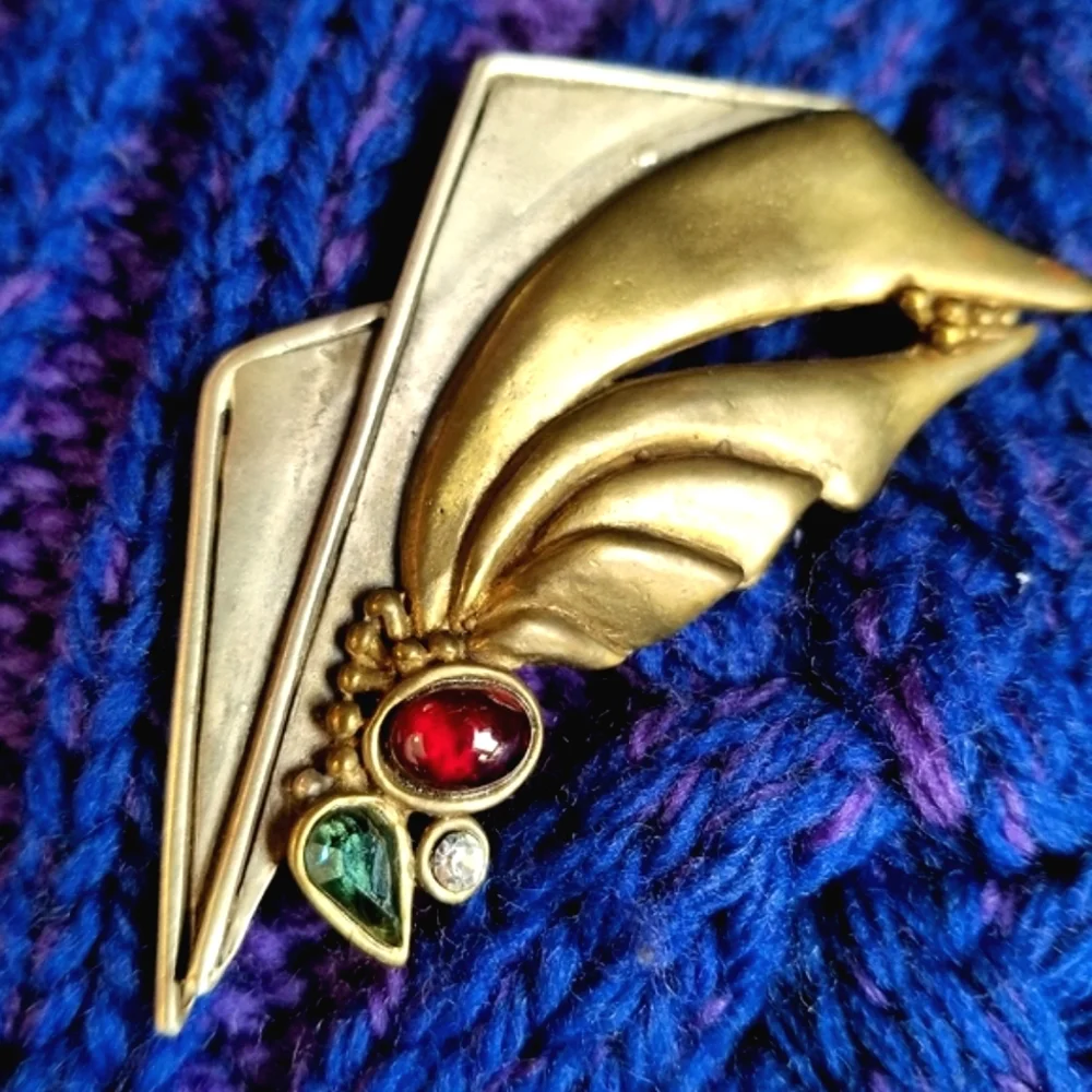 Vintage brooch brutalist stylized wing gold sterling silver pin 925 futuristic